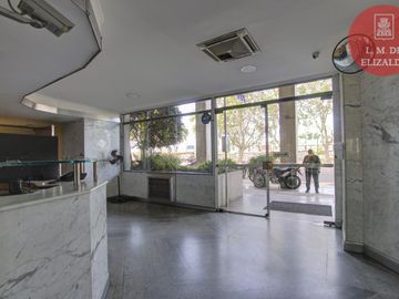 Av. Libertador y Montevideo - Monoamb. Vig 24hs - Apto Profesional - VENTA CON RENTA