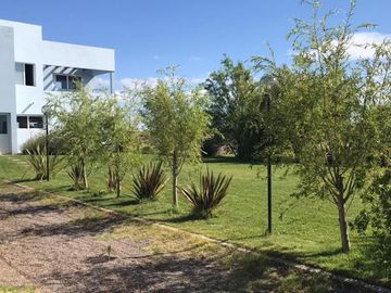 Venta Casa Vista al Lago - Mari Menuco