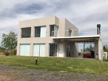 Venta Casa Vista al Lago - Mari Menuco