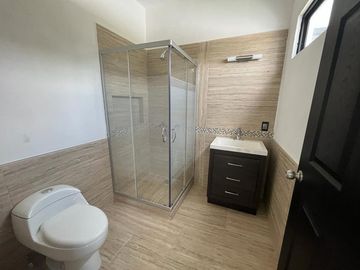 CASA NUEVA CON ALBERCA, A 10 MIN DE TLAYACAPAN Y OAXTEPEC, MORELOS