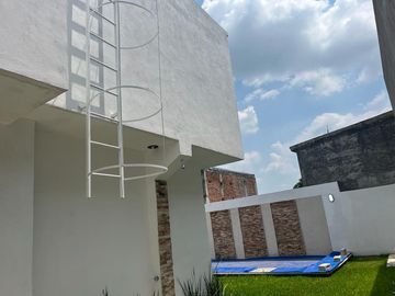 CASA NUEVA CON ALBERCA, A 10 MIN DE TLAYACAPAN Y OAXTEPEC, MORELOS