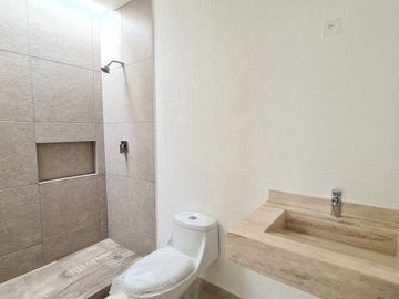 Casa en VENTA CON RECAMARA PLANTA BAJA en LOMAS DE MEDITERRANEO