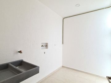 Casa en VENTA CON RECAMARA PLANTA BAJA en LOMAS DE MEDITERRANEO
