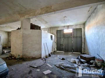 ECUADOR 994 - DEPÓSITO CON CASA EN PLANTA ALTA - US$ 154.000