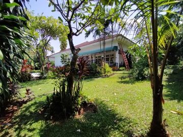 Modern Town House di Pejaten dg Taman & Unit Bagus Kondisi Semi Furnished HSE-A0586