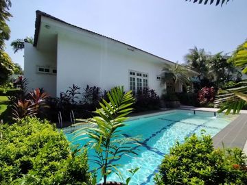Modern Town House di Pejaten dg Taman & Unit Bagus Kondisi Semi Furnished HSE-A0586