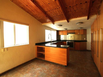Estrena Amplia y Hermosa Casa de 550m2 en Loma del Padre