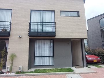 Venta De Departamento De Estreno En Urb Los Sauces - 5To Piso