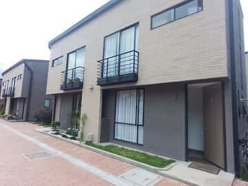 Venta De Departamento De Estreno En Urb Los Sauces - 5To Piso