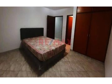 ¿Buscas una propiedad espaciosa, ubicada estratégicamente y con un alto potencial de rentabilidad? ¡Esta casa es perfecta para ti!

🌟 Ubicación priv