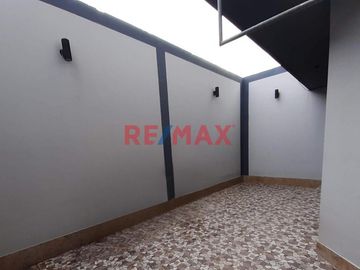 ¿Buscas una propiedad espaciosa, ubicada estratégicamente y con un alto potencial de rentabilidad? ¡Esta casa es perfecta para ti!

🌟 Ubicación priv