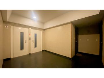 Triplex de tres ambientes con cochera doble y baulera.