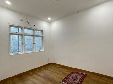 Rumah Strategis Modern Mewah Luas Jl Lebar Duren Sawit Jakarta Timur