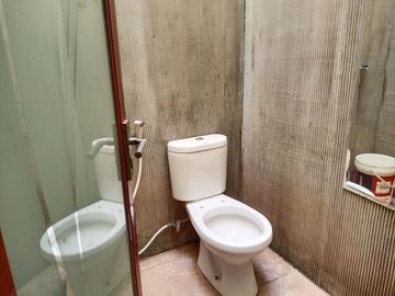 Di Sewakan Rumah Cocok Untuk Usaha Lokasi Mainroad di Antapani Bandung