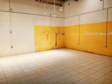 Di Sewakan Rumah Cocok Untuk Usaha Lokasi Mainroad di Antapani Bandung