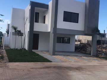 VENTA CASA EN CONKAL AL NORTE DE MERIDA