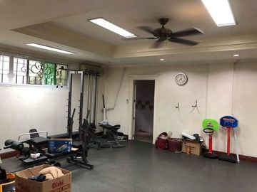 FOR RENT: 4-storey House near West Avenue, Quezon City