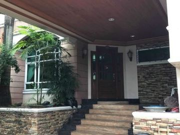 FOR RENT: 4-storey House near West Avenue, Quezon City