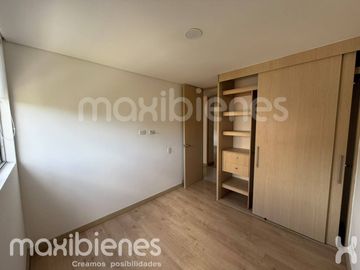 apartamento en arriendo/venta en vegas de san jose. Cod A72569