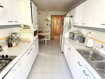 Departamento en Venta en San Sebastián /Isidora Goyenechea