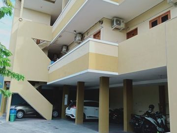 KOST ELIT 14 KAMAR DI KAWASAN MAJU DEKAT MALL DAN KAMPUS TERNAMA TEPI JALAN
