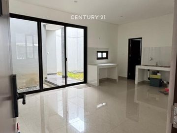 Rumah Dekat Bandara Cluster Green Crystal Summarecon Mutiara
