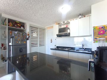 apartamento en venta en ricaurte. Cod V51847