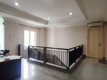 DIJUAL RUMAH / KANTOR di Jl KYAI MAJA, KEBAYORAN BARU, JAKSEL