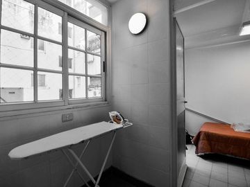 VENTA PISO 4 AMB. CON DEPENDENCIAS EN RECOLETA