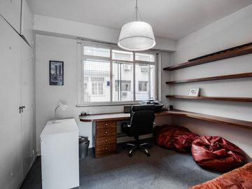 VENTA PISO 4 AMB. CON DEPENDENCIAS EN RECOLETA