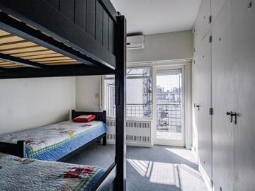 VENTA PISO 4 AMB. CON DEPENDENCIAS EN RECOLETA