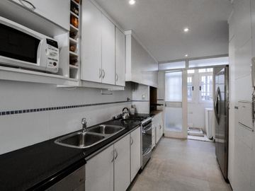 VENTA PISO 4 AMB. CON DEPENDENCIAS EN RECOLETA