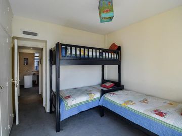 VENTA PISO 4 AMB. CON DEPENDENCIAS EN RECOLETA