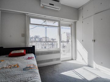VENTA PISO 4 AMB. CON DEPENDENCIAS EN RECOLETA