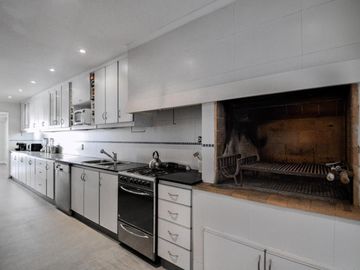 VENTA PISO 4 AMB. CON DEPENDENCIAS EN RECOLETA