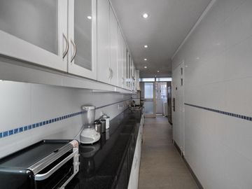 VENTA PISO 4 AMB. CON DEPENDENCIAS EN RECOLETA