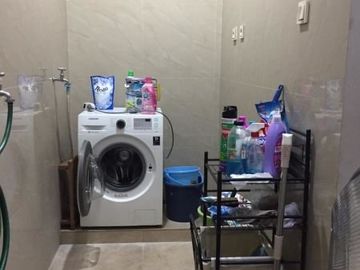 Rumah mewah asri SEMI FURNISH di Banyumanik