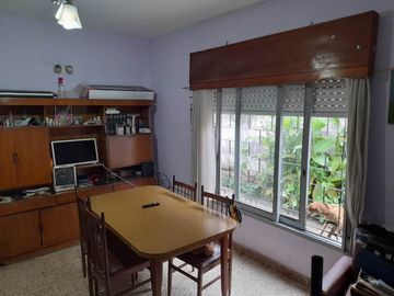 Casa para 2 Familias en venta en Villa Luzuriaga
