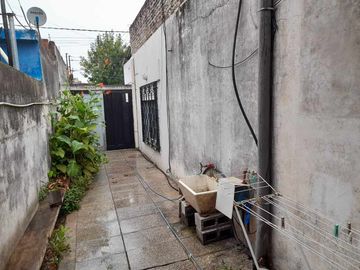 Casa para 2 Familias en venta en Villa Luzuriaga