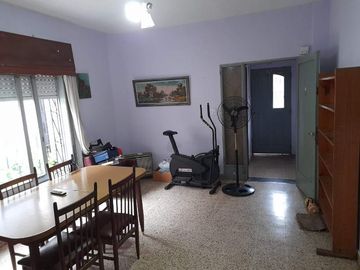 Casa para 2 Familias en venta en Villa Luzuriaga