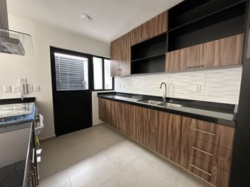 CASA EN PRIVADA EN VENTA CERCA DE MUÑOZ