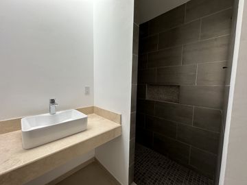 CASA EN PRIVADA EN VENTA CERCA DE MUÑOZ