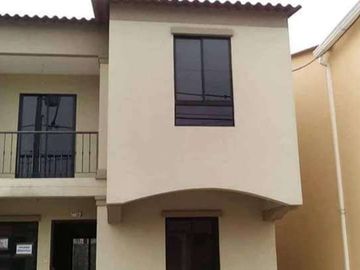 SE VENDE CASA EN Urbanización Privada Veranda, Autopista Terminal Terrestre Pascuales