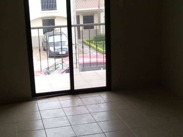 SE VENDE CASA EN Urbanización Privada Veranda, Autopista Terminal Terrestre Pascuales