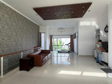 VILLA 2 LANTAI TAMAN BARUNA JIMBARAN BADUNG