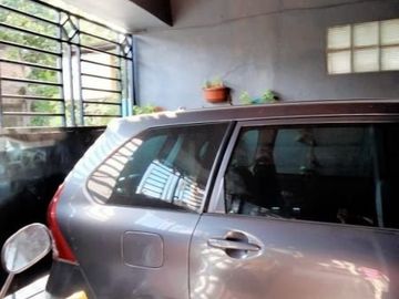 RUMAH SEKUNDER DI CIKARANG