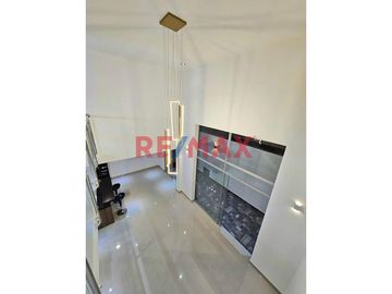 ✨ Descubre tu futuro hogar en el corazón de Castilla, Piura. ✨

🏠 Esta moderna casa urbana de **2 pisos** te espera con un espacioso terreno de **12