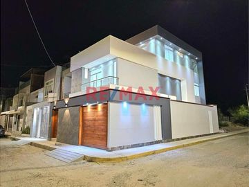 ✨ Descubre tu futuro hogar en el corazón de Castilla, Piura. ✨

🏠 Esta moderna casa urbana de **2 pisos** te espera con un espacioso terreno de **12