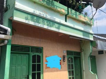 Rumah minimalis 2 lantai di kawasan berkembang di Sleman