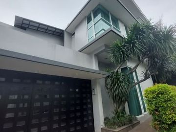Rumah di Jalan Bangka Kemang, Jaksel. Tanah luas